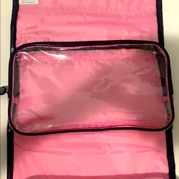 Travel bag with sponge - Picture 4 of 6